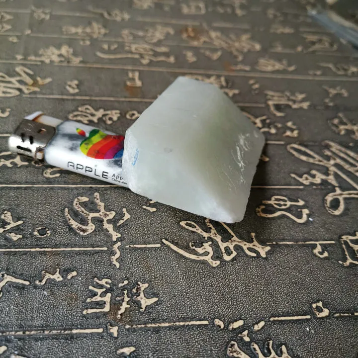Natural Kunlun Jade Rough Nephrite Raw (102g, 7X4X1.5cm)