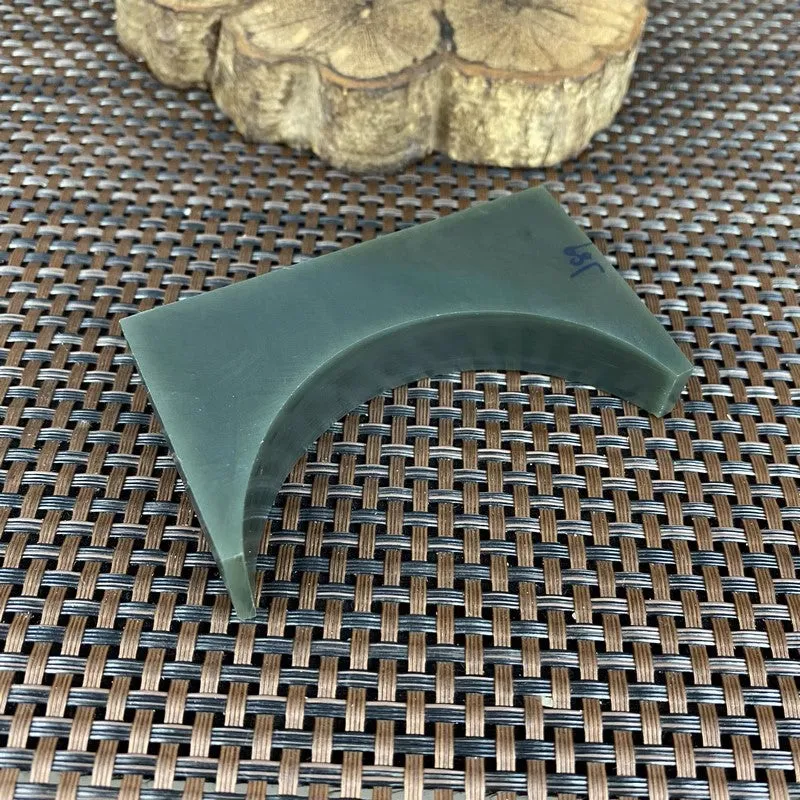 Natural Kunlun Jade Rough Nephrite Raw (117g,8.1X1.9X1.7cm)