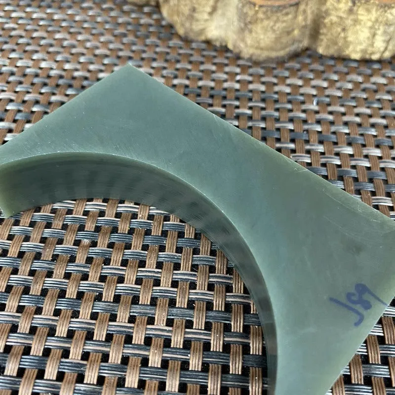Natural Kunlun Jade Rough Nephrite Raw (117g,8.1X1.9X1.7cm)