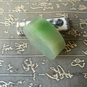 Natural Kunlun Jade Rough Nephrite Raw (141g, 5.5X5.5X2cm)