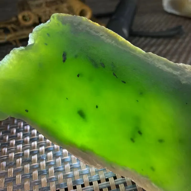 Natural Kunlun Jade Rough Nephrite Raw (168g,12.2X4.8X1.0cm)