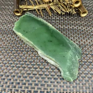 Natural Kunlun Jade Rough Nephrite Raw (168g,12.2X4.8X1.0cm)