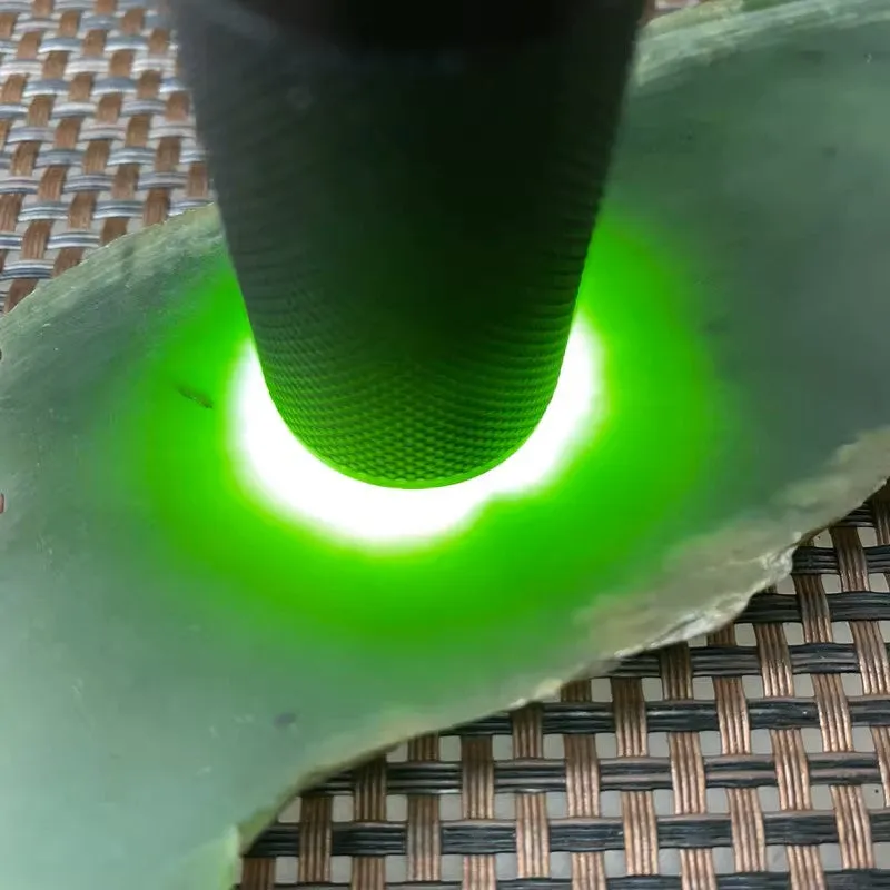 Natural Kunlun Jade Rough Nephrite Raw (168g,12.2X4.8X1.0cm)