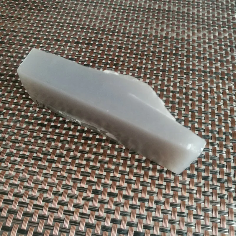 Natural Kunlun Jade Rough Nephrite Raw (181g, 9.5X3.6X2.2cm)
