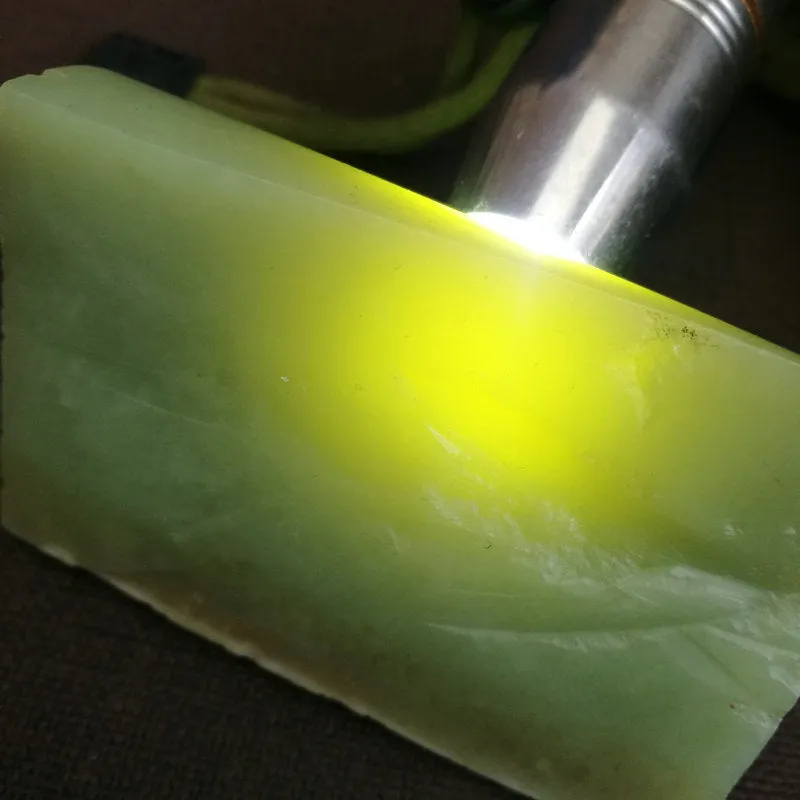 Natural Kunlun Jade Rough Nephrite Raw (230g, 7.7x4.8x3cm)