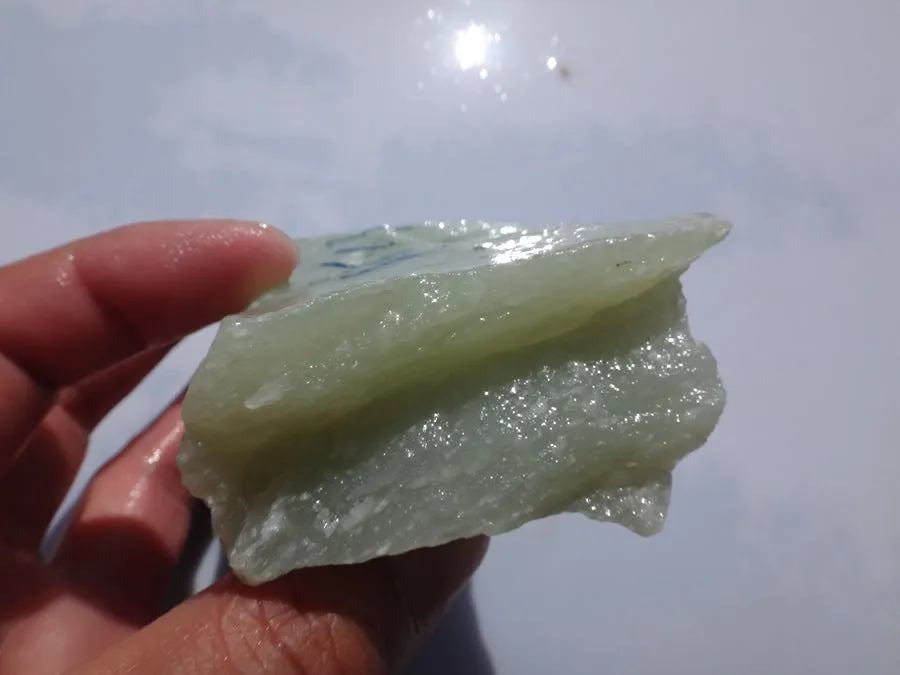 Natural Kunlun Jade Rough Nephrite Raw (256g, 10X3.5X2cm)
