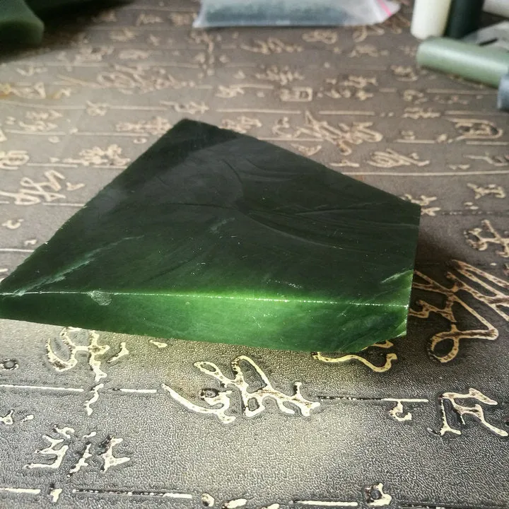 Natural Kunlun Jade Rough Nephrite Raw (274g, 12.5X9X5X1.2cm)