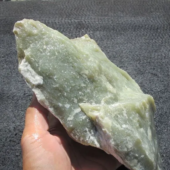Natural Kunlun Jade Rough Nephrite Raw (3.11kg, 20X17X9cm)