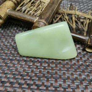 Natural Kunlun Jade Rough Nephrite Raw (31g,5.9X4.2X0.7cm)