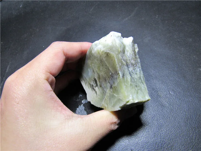 Natural Kunlun Jade Rough Nephrite Raw (337.07g, 75X58X48mm)