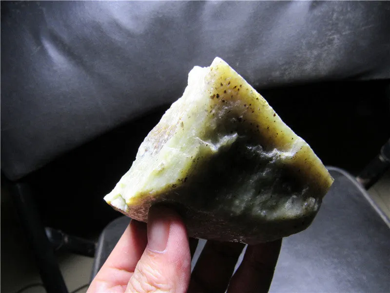 Natural Kunlun Jade Rough Nephrite Raw (337.07g, 75X58X48mm)