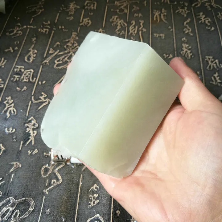 Natural Kunlun Jade Rough Nephrite Raw (525g, 7X6.5X4.4cm)