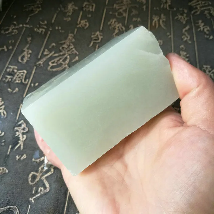 Natural Kunlun Jade Rough Nephrite Raw (525g, 7X6.5X4.4cm)