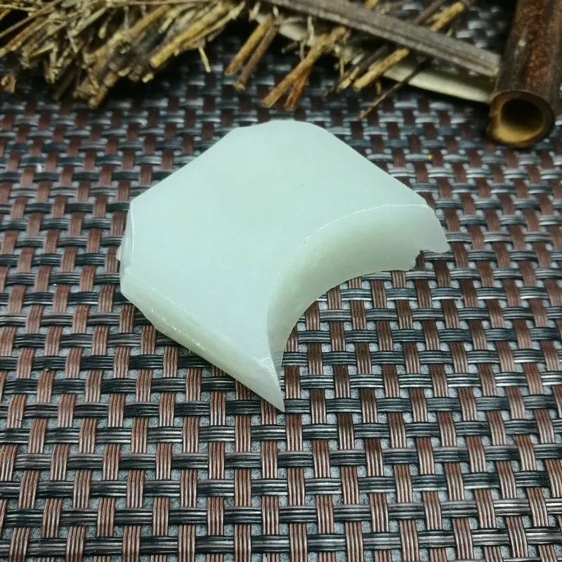 Natural Kunlun Jade Rough Nephrite Raw (60g,4.7X2.8X1.5cm)