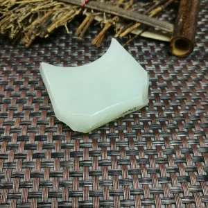 Natural Kunlun Jade Rough Nephrite Raw (60g,4.7X2.8X1.5cm)