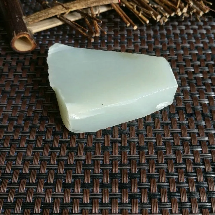 Natural Kunlun Jade Rough Nephrite Raw (84g,6X5X1.5cm)