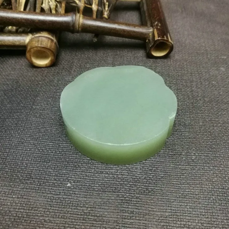Natural Kunlun Jade Rough Nephrite Raw (89g,5.3X1.4cm)