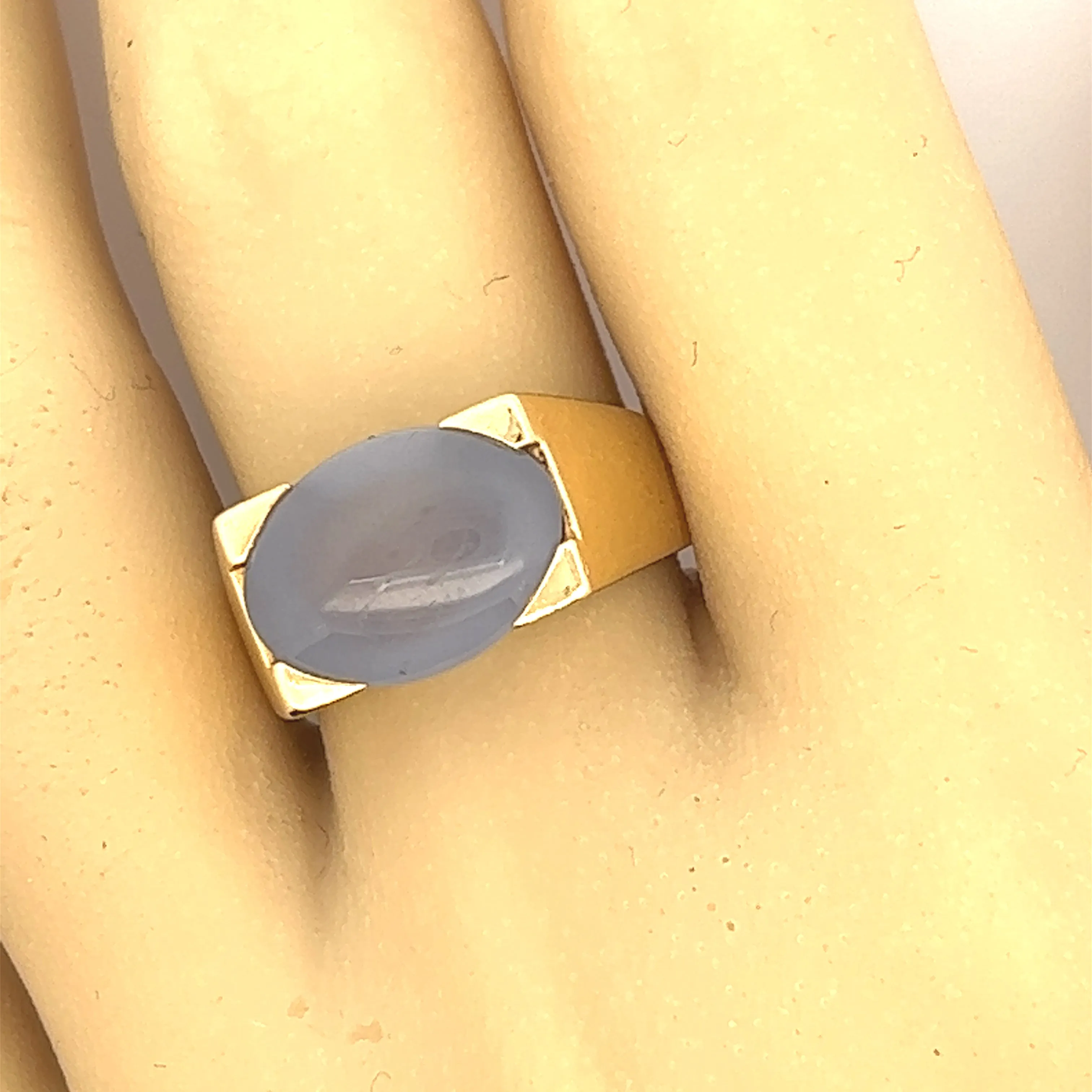 Purple Jade 18ct Yellow Gold Ring