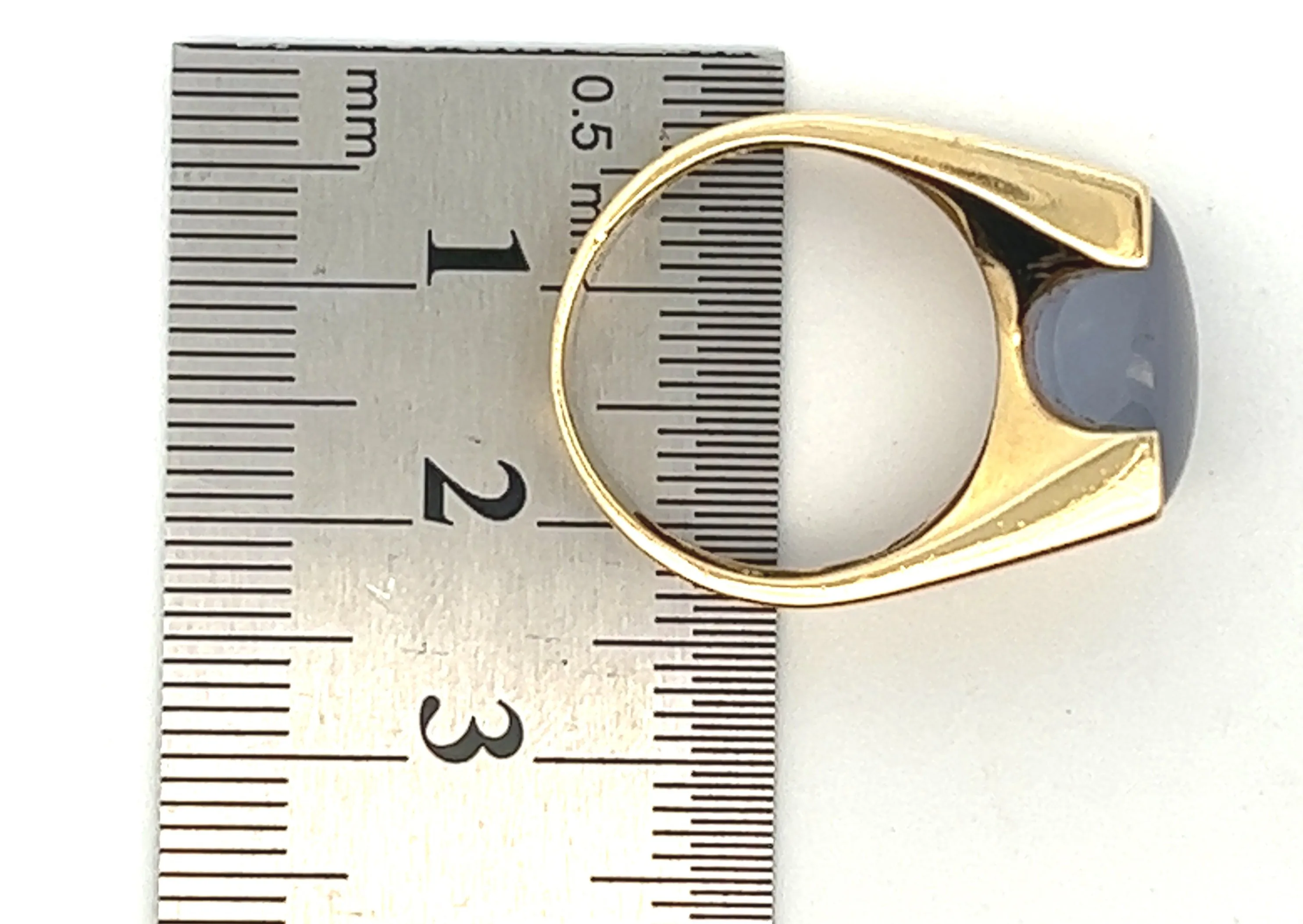 Purple Jade 18ct Yellow Gold Ring