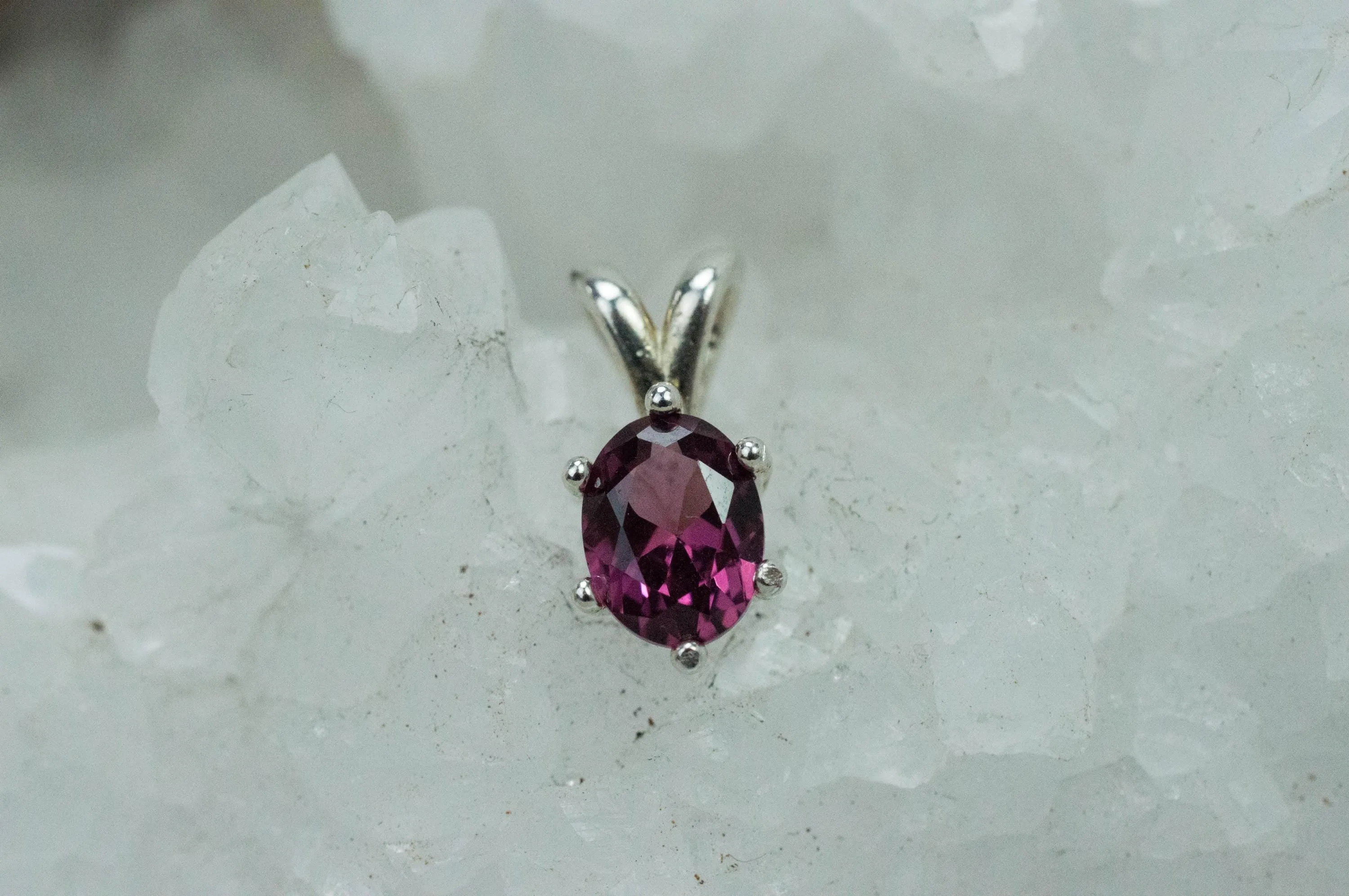 Rhodolite Garnet Pendant; Natural Untreated Tanzanian Garnet; 1.385cts