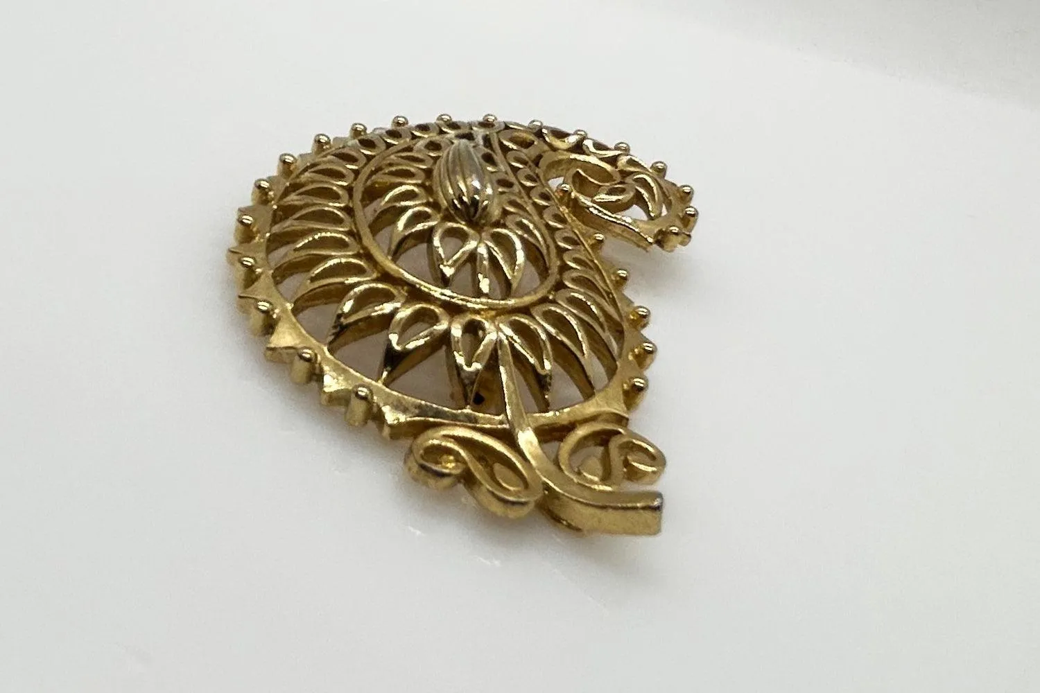 Vendome Gold Paisley Vintage Brooch
