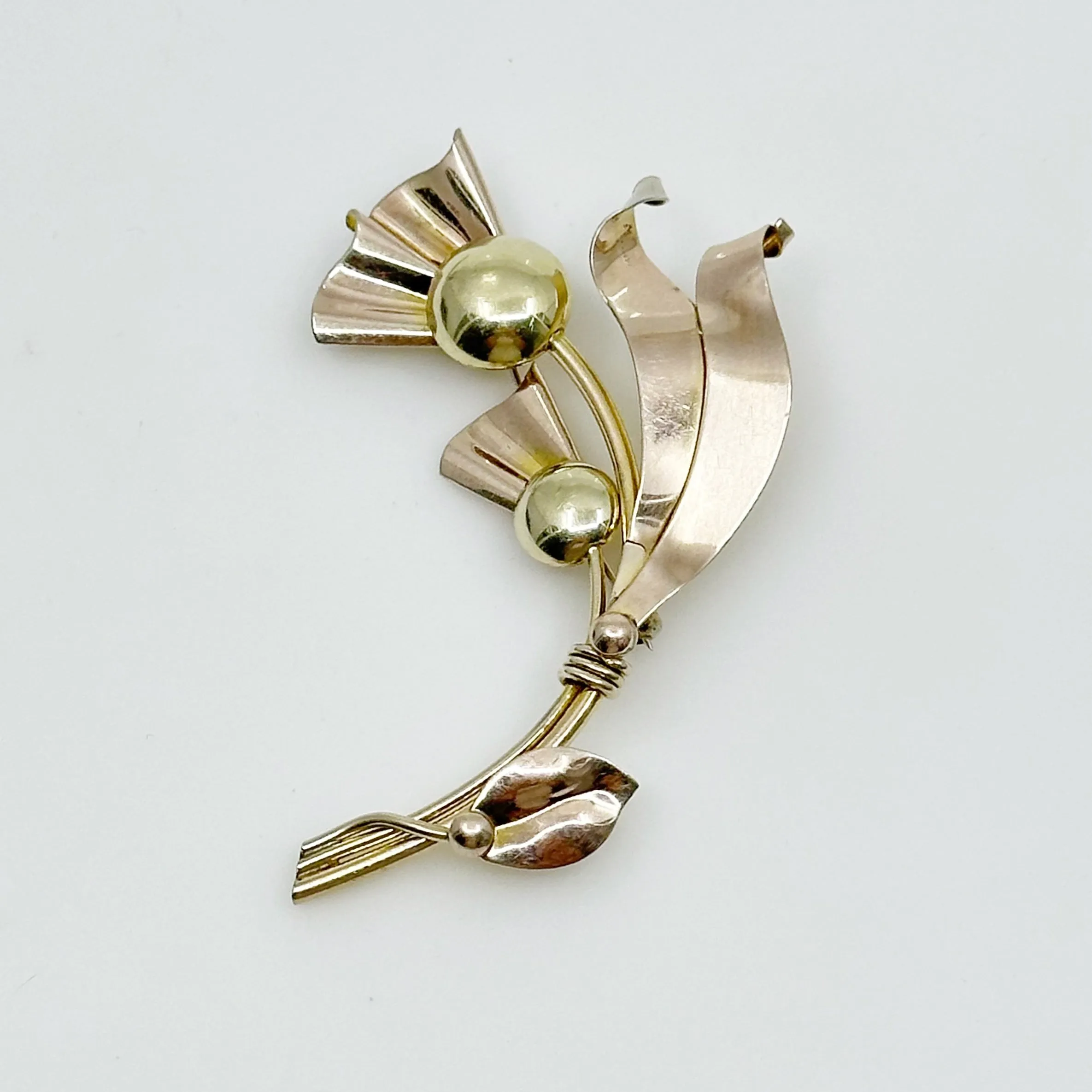 Vintage 10k gold filled floral brooch GM59