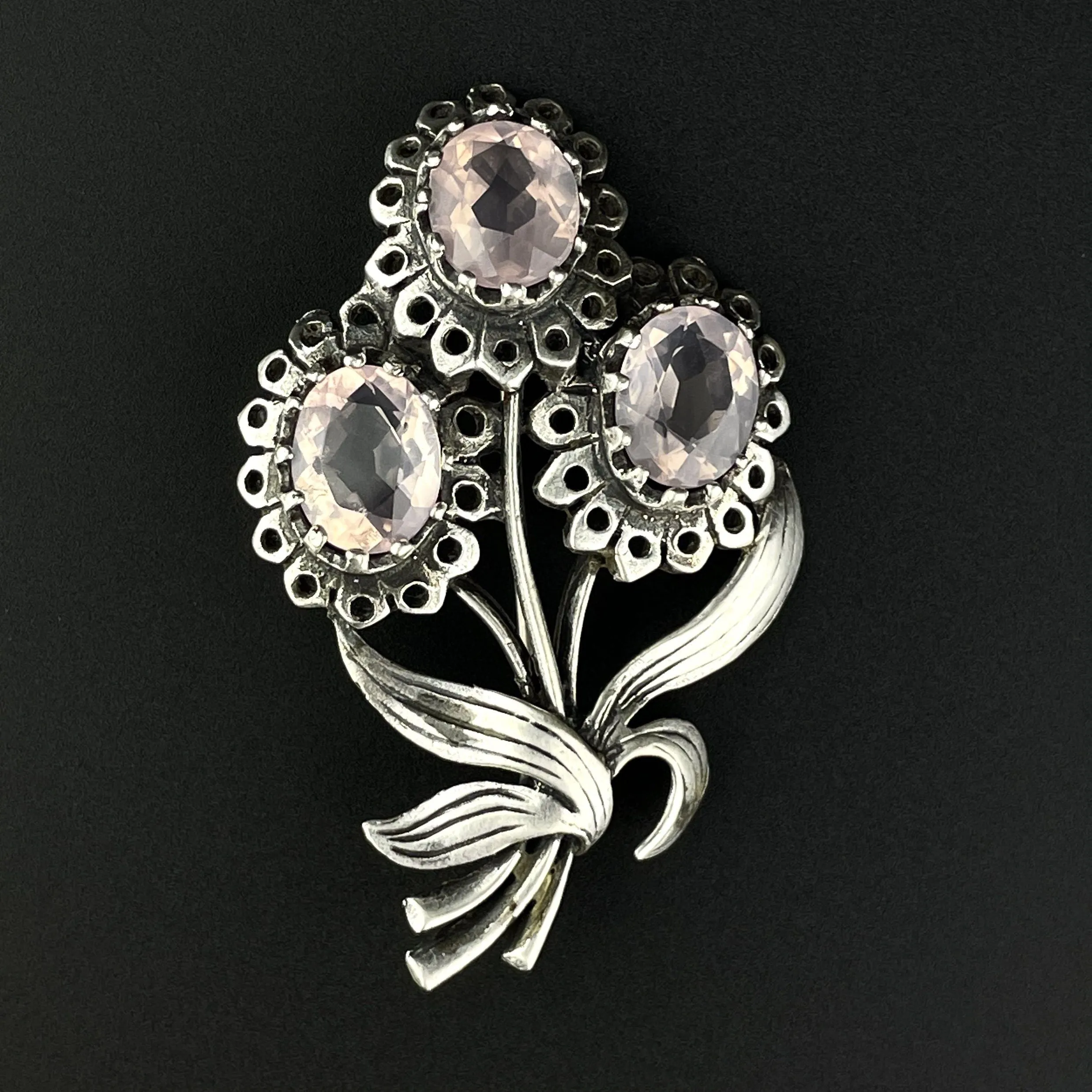Vintage Silver 6.25 CTW Amethyst Floral English Brooch
