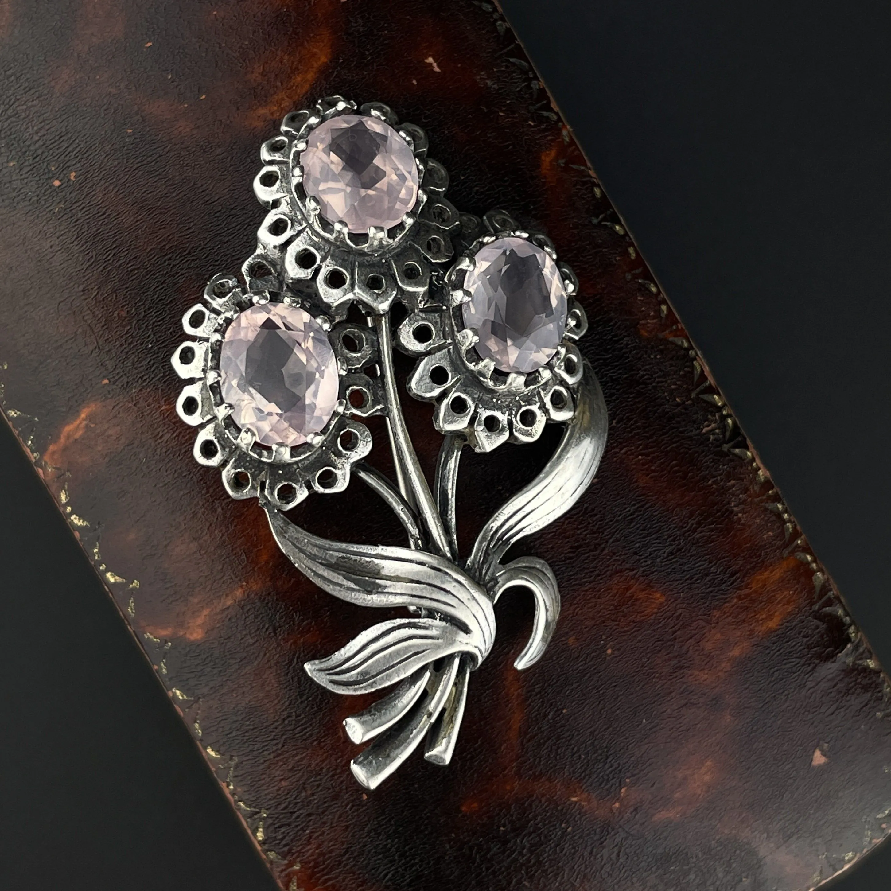 Vintage Silver 6.25 CTW Amethyst Floral English Brooch